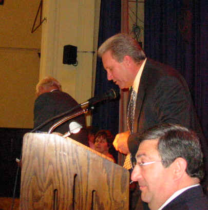 wpe7.jpg (19585 bytes)